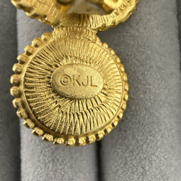 KJL Kenneth Jay Lane Earrings Green Imitation Pearl Cabochon Clip On Gold Tone - Picture 8 of 11